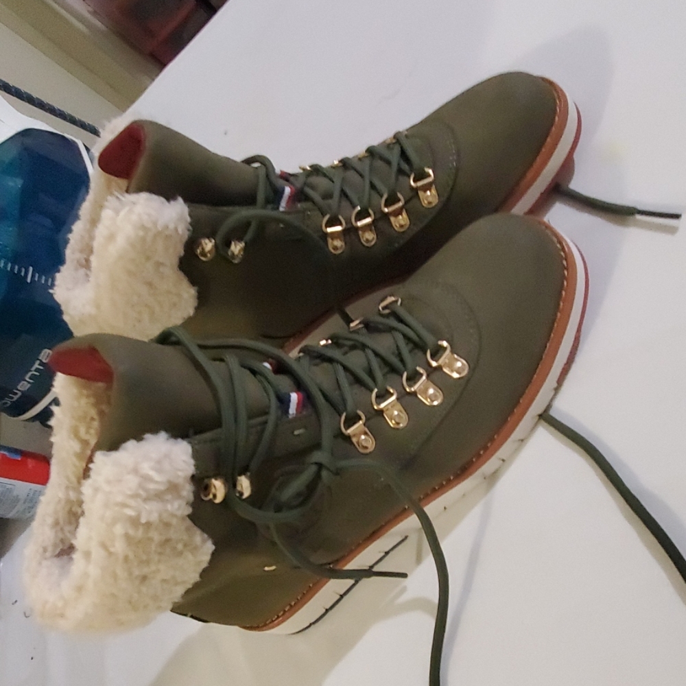 Tommy Hilfiger